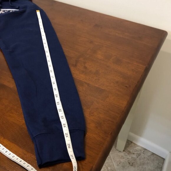 Georgetown Hoyas Unisex Blue Classic Hoodie Size L. - Picture 9 of 16